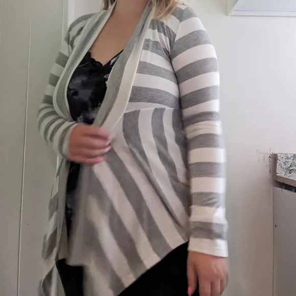 Stripped Tunic Cardigan - Picture 7 of 7